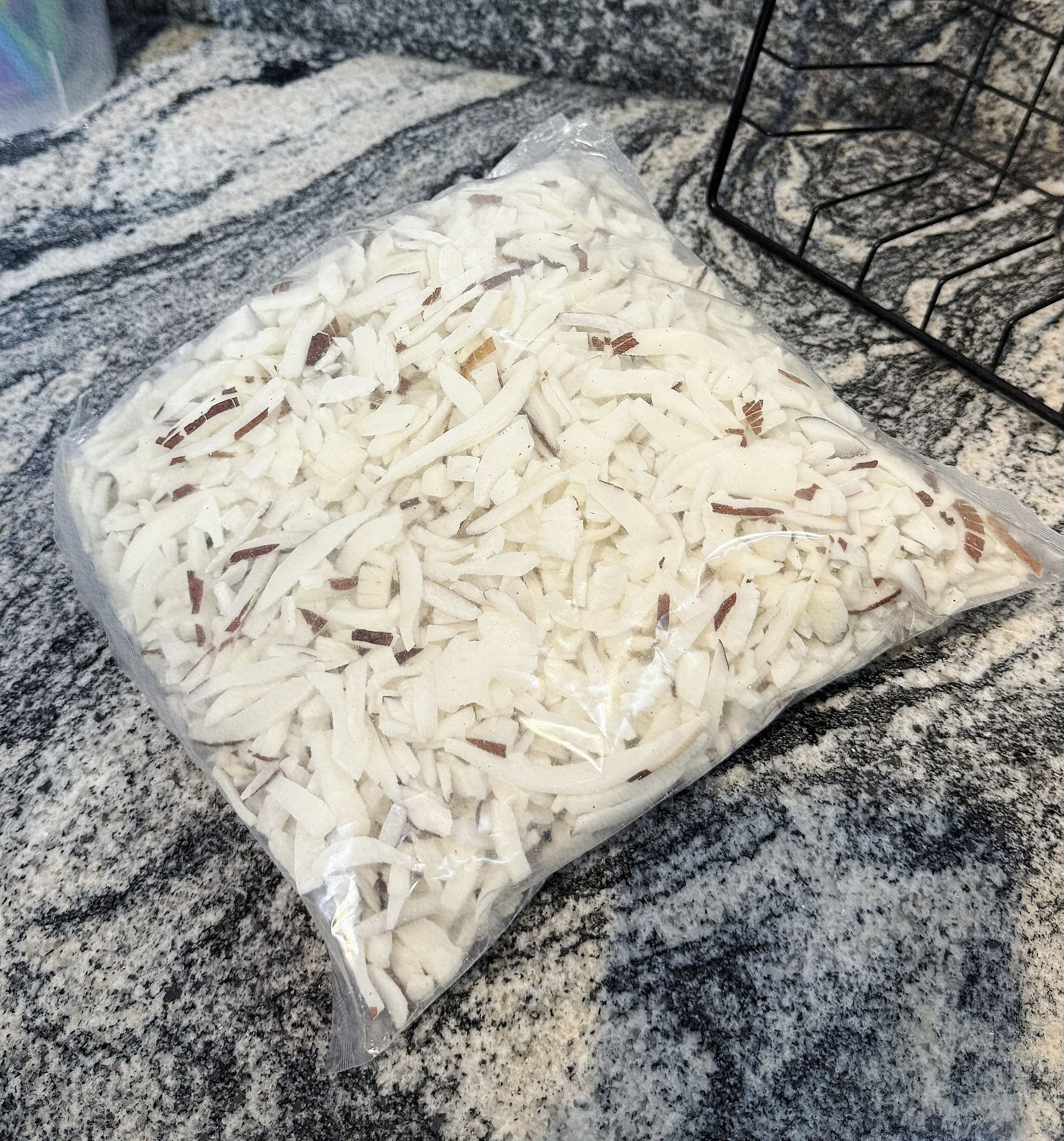 1KG COCONUT FLAKES (SWEETENED) 1KG COCONUT FLAKES (SWEETENED)